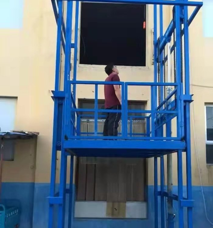 室外貼墻導軌式升降機